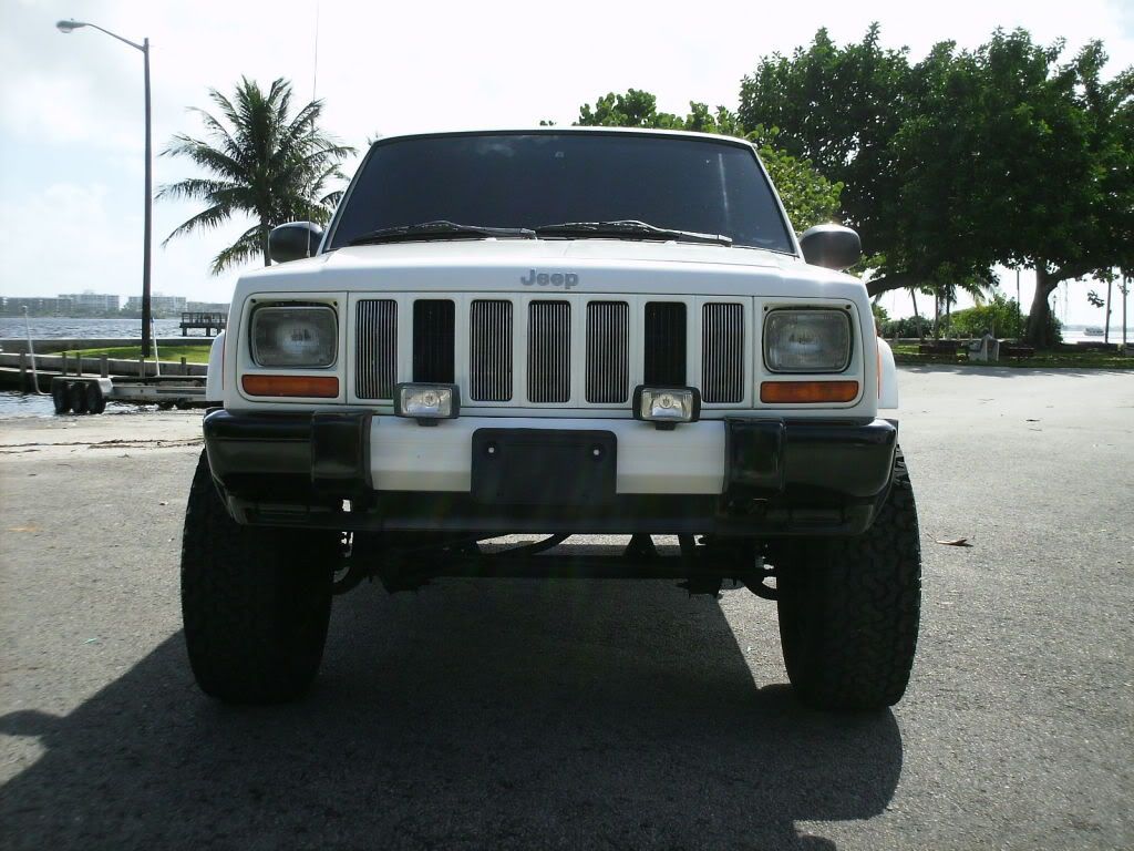 2000jeeplifted001.jpg