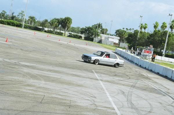 l_cdaa7d8085a54a9592e5d012785e754f.jpg