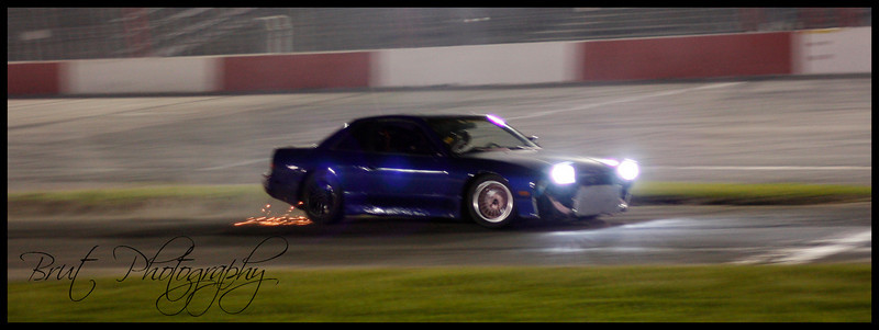 322519600_DC2QF-L.jpg